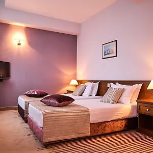 3* Otel Lion